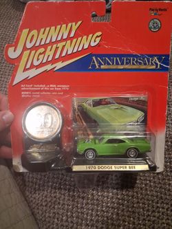 Johnny lightning 30th anniversary 1:64 metal diecast green 1970 Dodge Super Bee w/mini ad of car from 1970 & metal collector coin & display stand