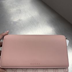 Gucci Emblem Crossbody Purse 
