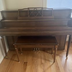 Upright Piano Excellent Condition 