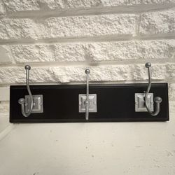 Decorators Collection 17 in. Black Snap Install Hook Rack with 3 Satin Nickel Pill Top Hooks Crystal art gallery