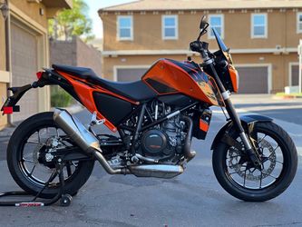 KTM 690 Duke — 4,500 Miles — Very Clean