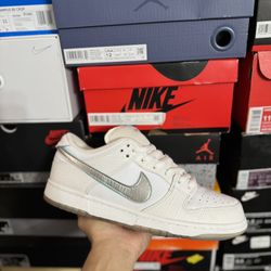 Nike SB Dunk Low Diamond Supply Co. White Diamond size 10 VNDS