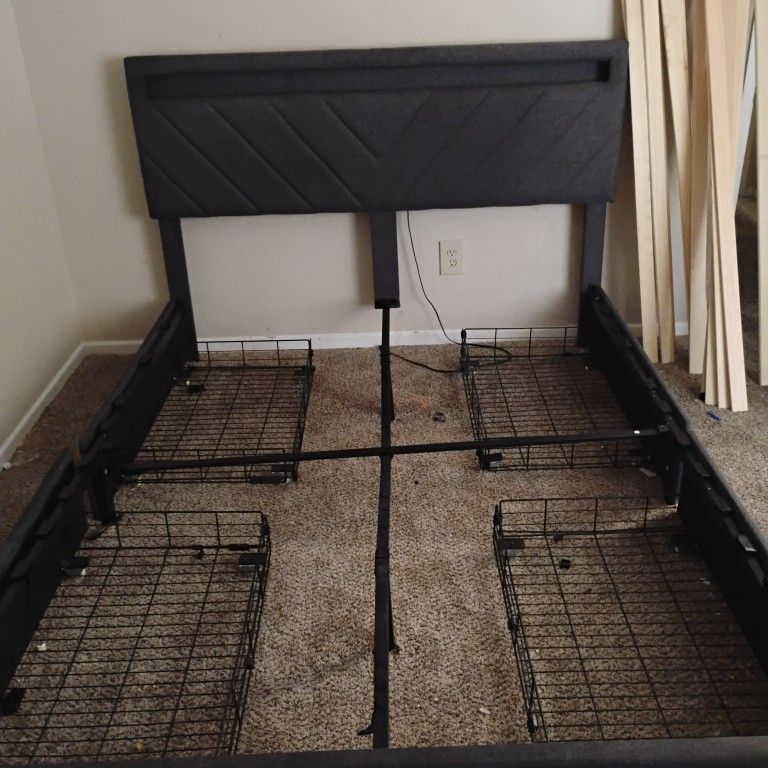 Queen Size Bed With 4 Drawers