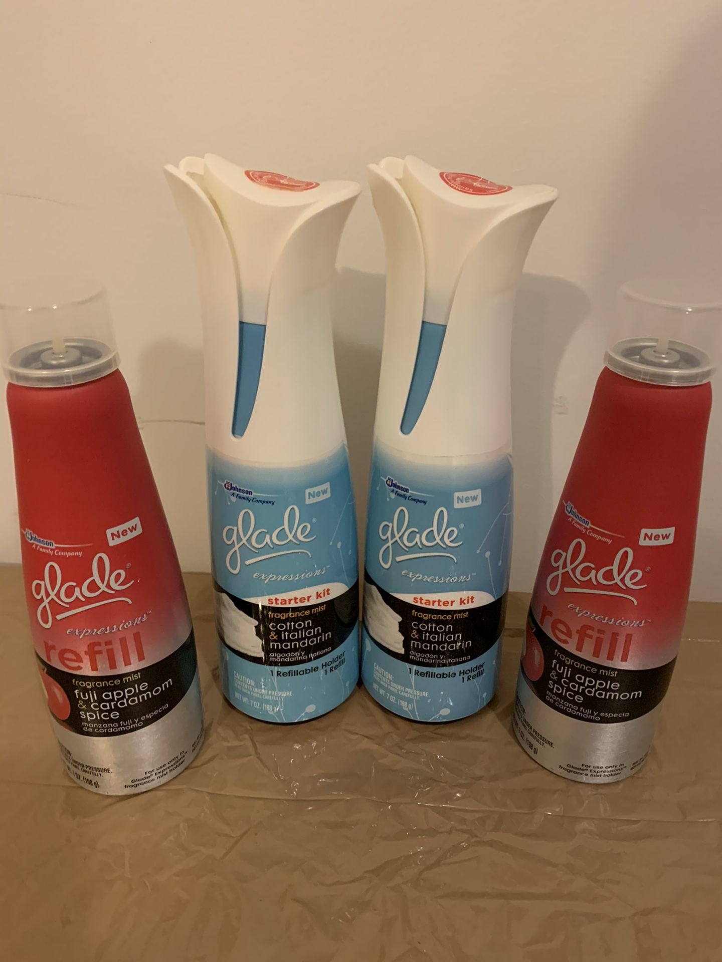 2 Glade Expressions and 2 Refills