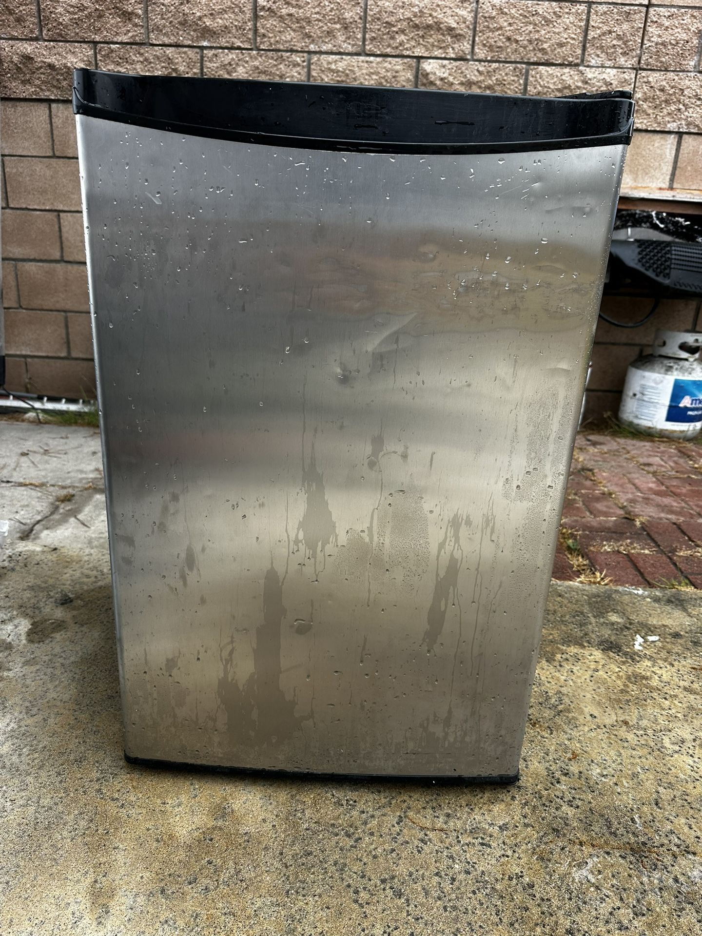 Mini Fridge 