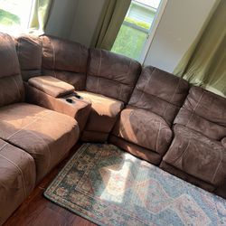 ( DELIVERY AVAILABLE)Brown recliner Sectional Couch With Cup Holders