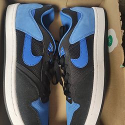 New Men's Nike Dunk Low Size 11.5. New In Box Never Worn Without Top