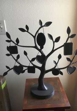 Metal family tree with picture frames