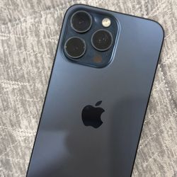 It's like new, used with an original Apple case, no lock included. 