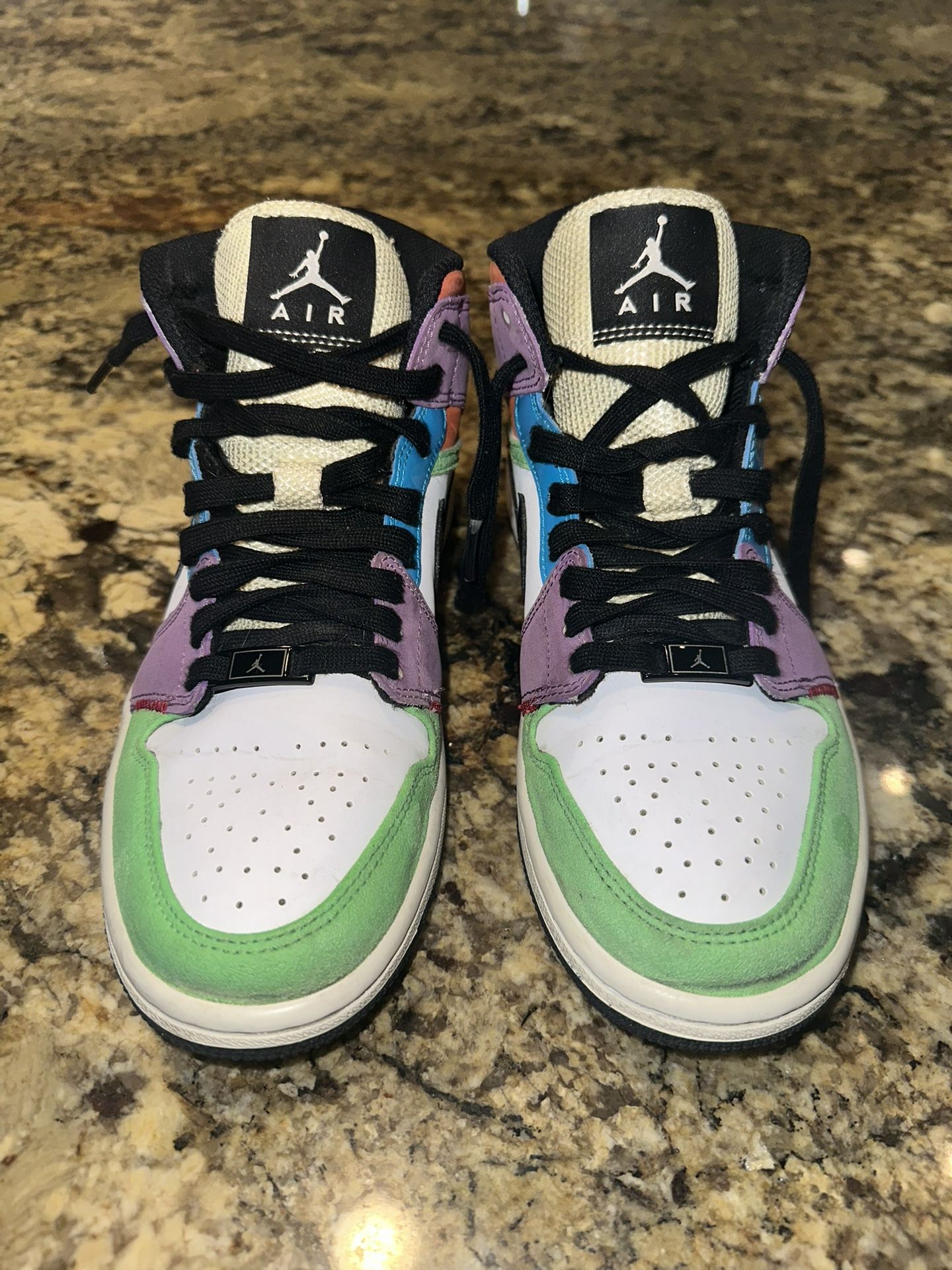 Womens Nike Air Jordan 1 Mid SE Size 7 **GREAT CONDITION **