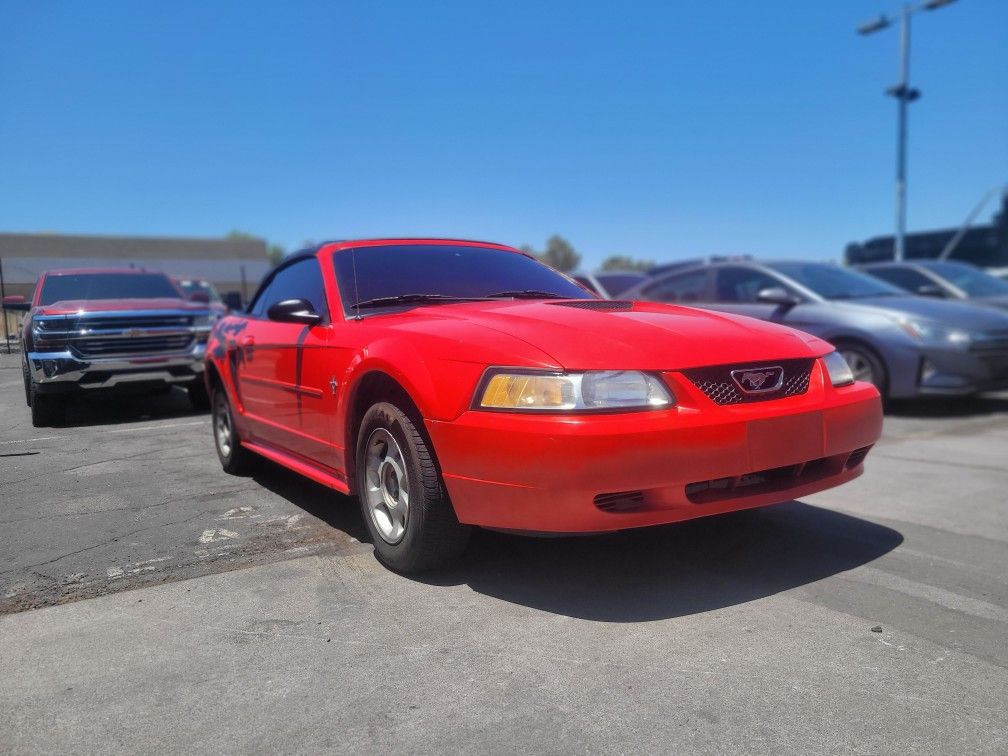 2000 Ford Mustang