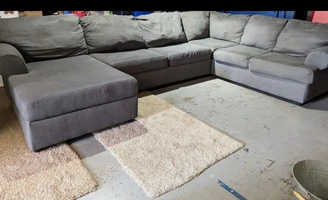 Beautiful Grey U Shape Sectional 