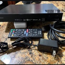 Sony BDP-S6700 4K Upscaling 3D Home Theater Streaming Blu-Ray DVD Player with Wi-Fi, Dolby Digital TrueHD/DTS, and upscaling Video 