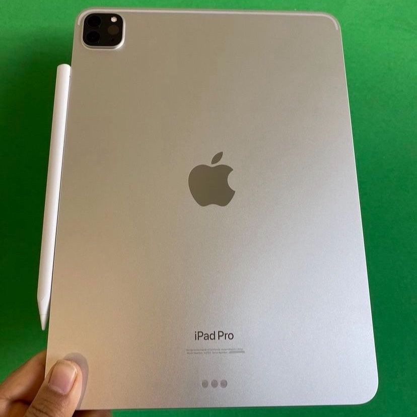 128GB Apple IPad Pro 11” 4th Generation (2022 Model / M2 128GB Apple IPad Pro 11” 4th Generation (2022 Model / M2