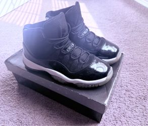 Jordan 11’s size 5.5y