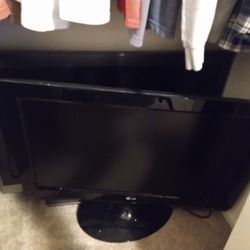 Two Tvs, 37 And 32 In..LG, Westinghouse $15 Each