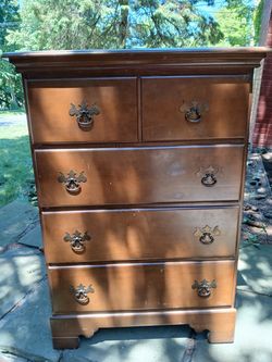 Chest of drawers