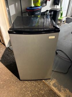 Magic chef mini fridge