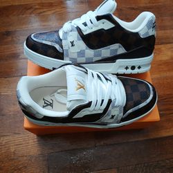 Lv Sneakers Size 8.5