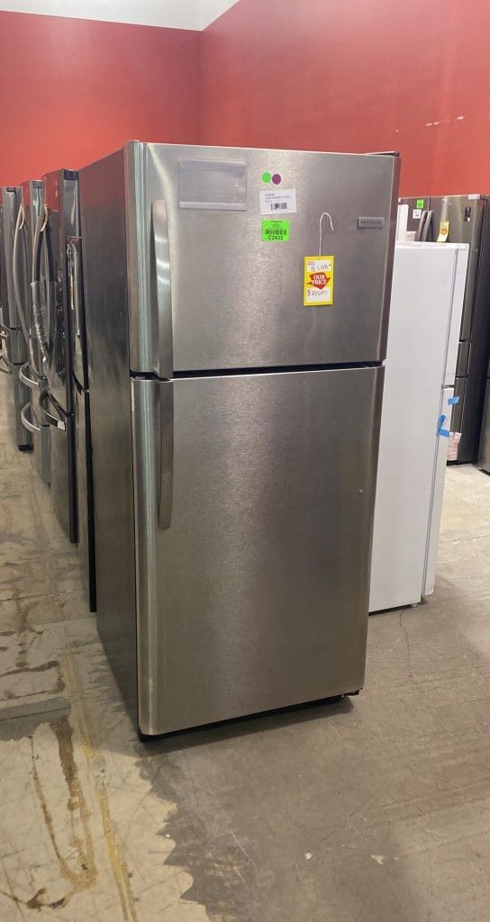 FRIGIDAIRE FFTRTS 20.4 cu. ft. Top Freezer Refrigerator