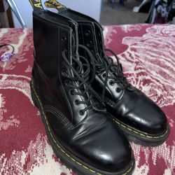 Dr. Martens Men’s Bex Leather Boots