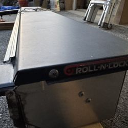 Roll N Lock Retractable Bed Cover 