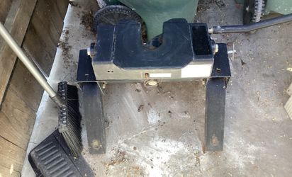 5th Wheel Trailer Hitch