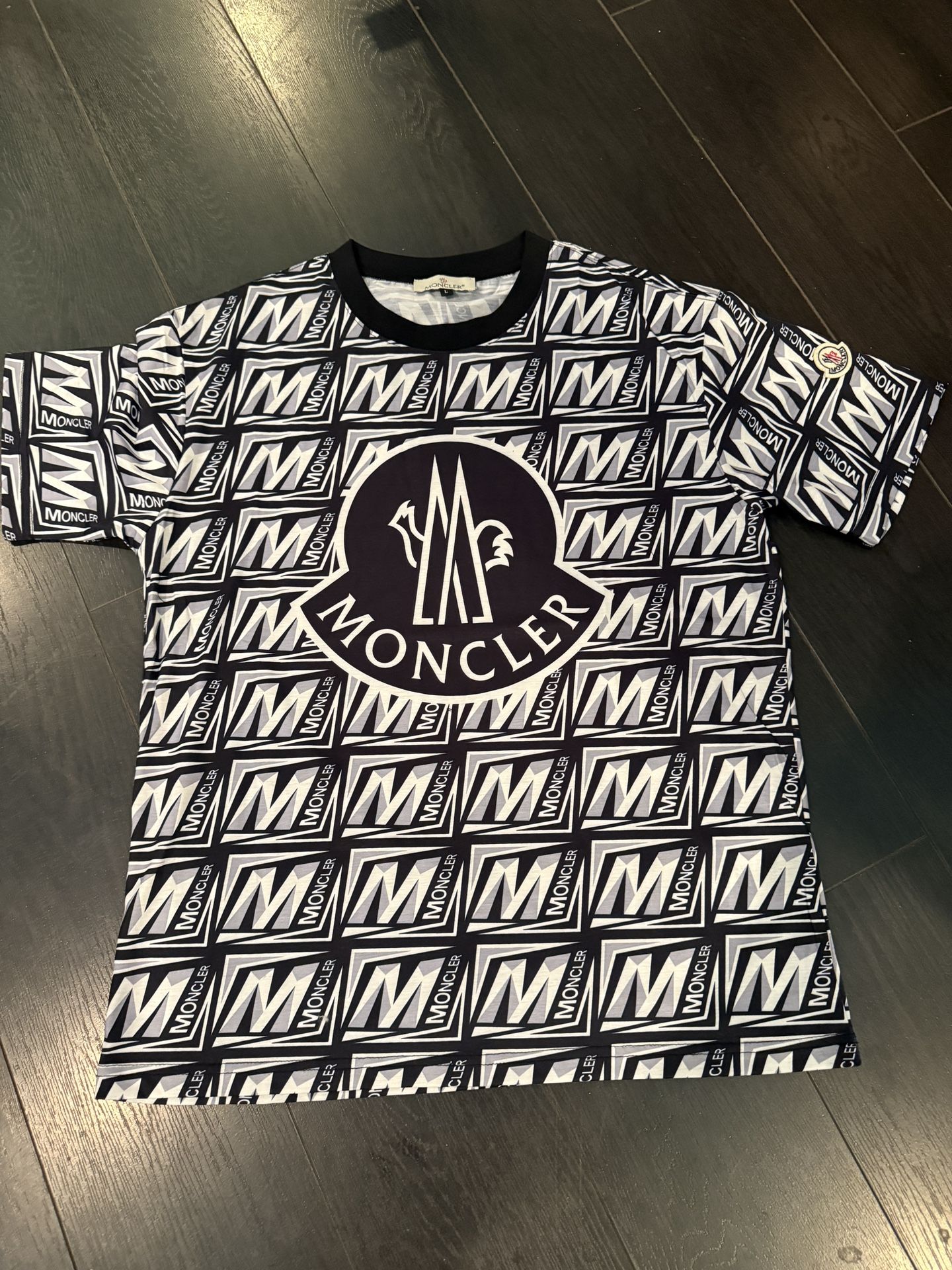 Brand New Moncler T-shirt