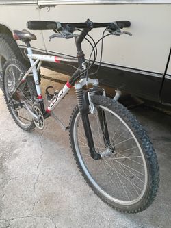 26 " MEN'S GT SADDLEBACK/HARD TAIL MOUNTAIN BIKE