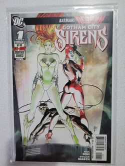 GOTHAM CITY SIRENS #1 (2009) -  1ST  ISSUE - HARLEY QUINN Comic Book