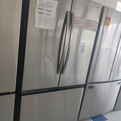 New Samsung
32 cu. ft. Mega Capacity Standard Depth 3-Door French Door Refrigerator in Stainless Steeel