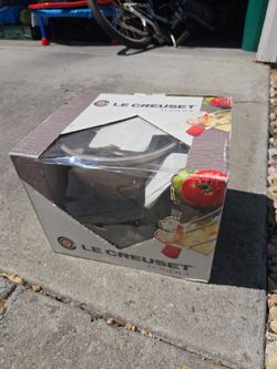 Le Creuset Fondue Set