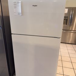 Whirlpool 33” White Top Freezer Refrigerator 🥶🥶