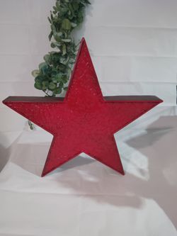 Red Metal Star Decorative Figure