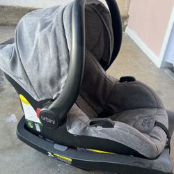 Urbini infant car seat with base 