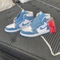 Woman’s Jordan 1 - US 8.5