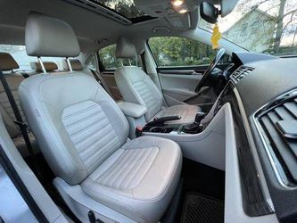 2017 Volkswagen Passat Thumbnail