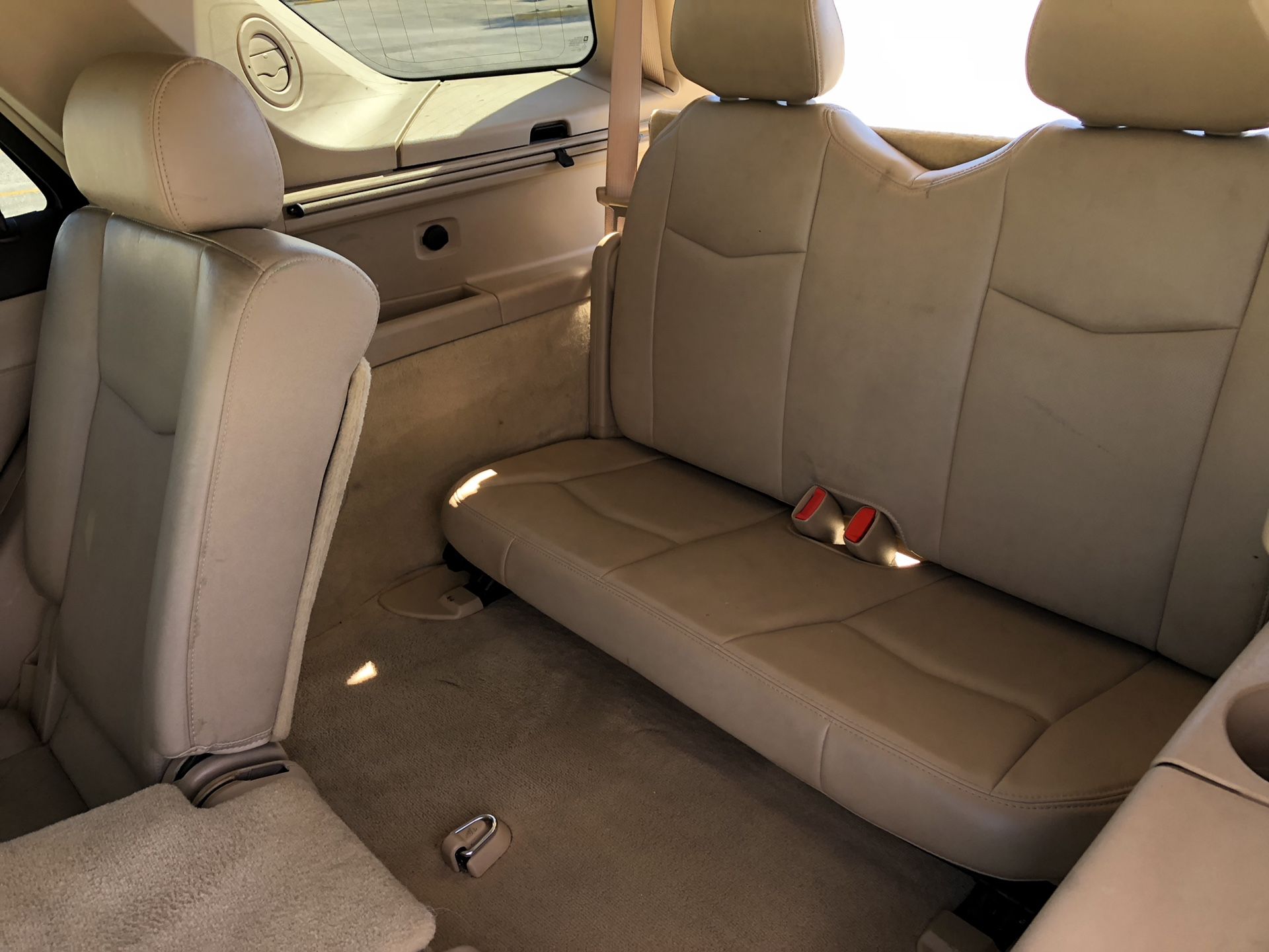 Cadillac srx 3rd row deals