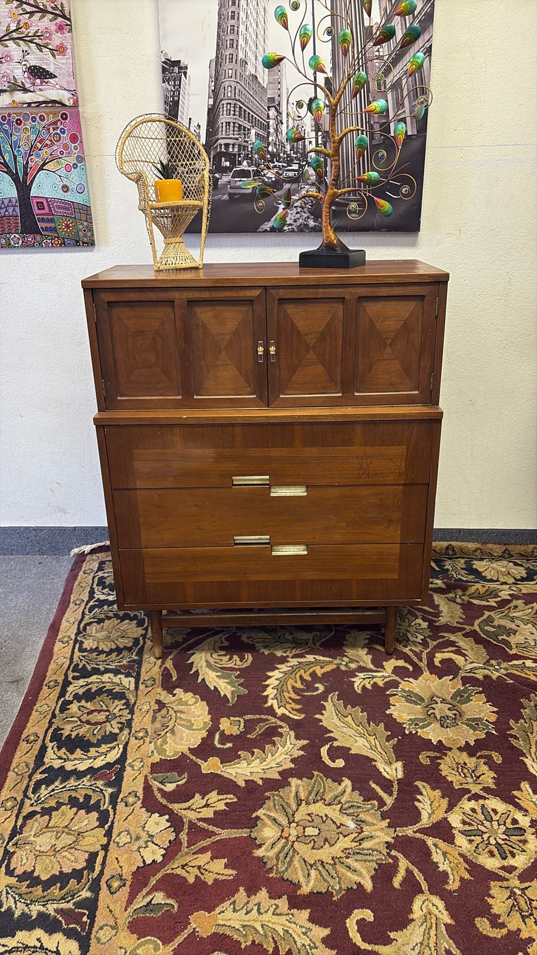 Vintage MCM Dresser ( Can Deliver For $10 )