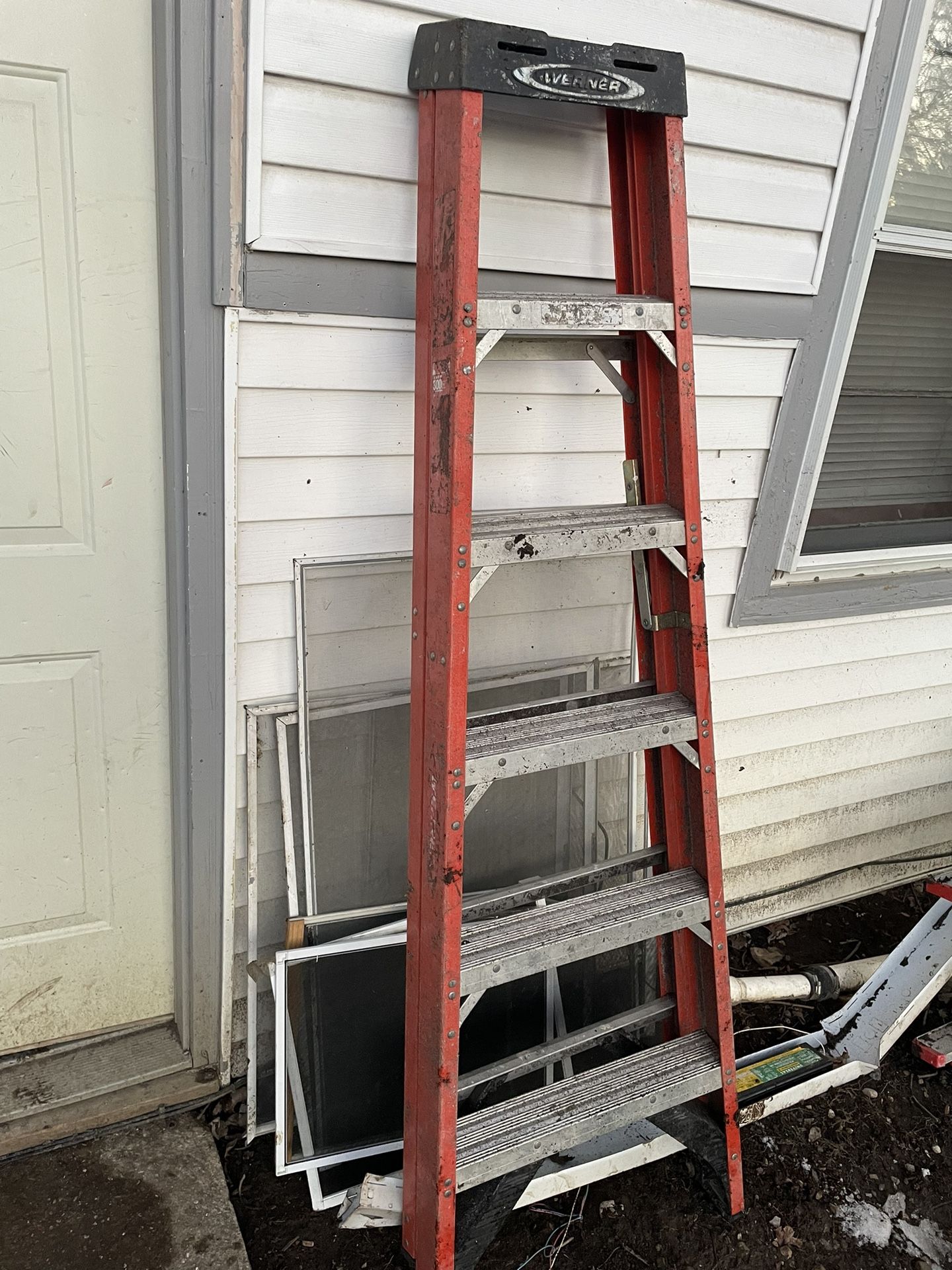 Fiberglass ladder