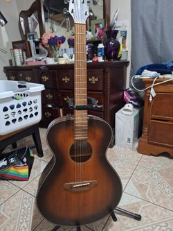 Acustic Guitar