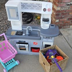 Kids Play Kitchen With Stuff