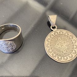 Anillo Y Dije De Plata Con Sinbolos De El Calendario Azteca 