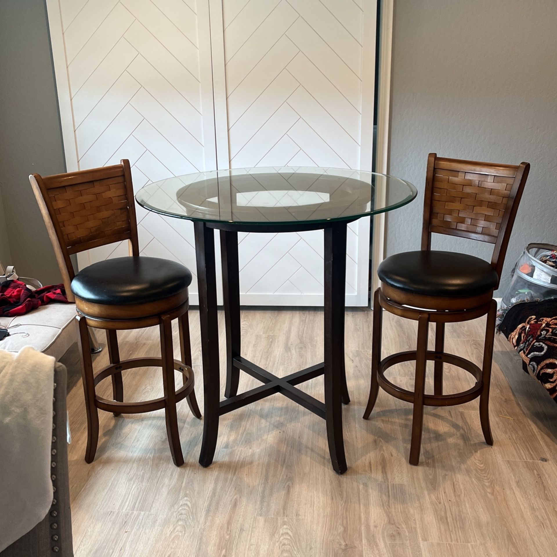 Glass table real wood with 2 spinning stool chairs
