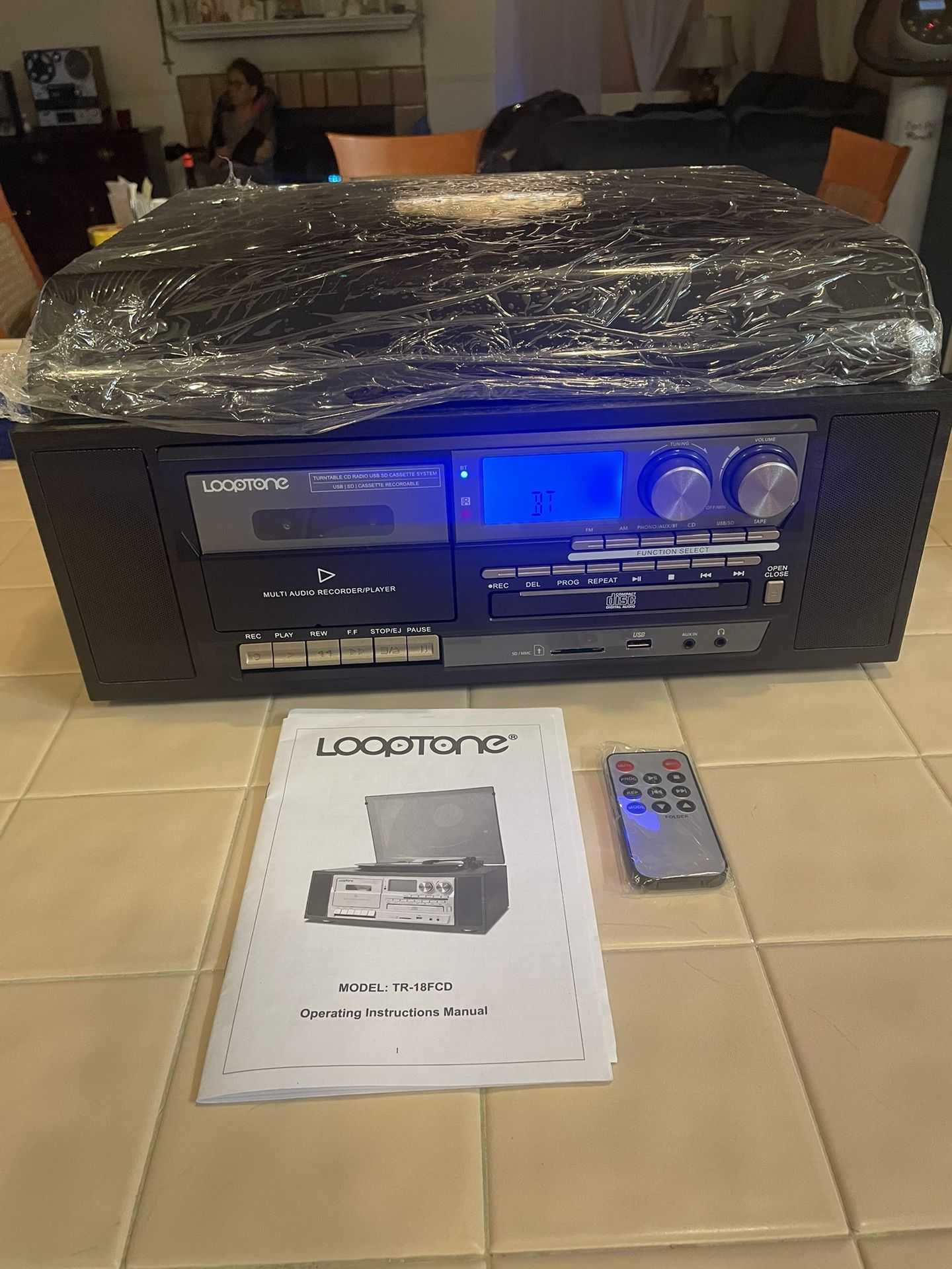 LoopTone vinyl record player