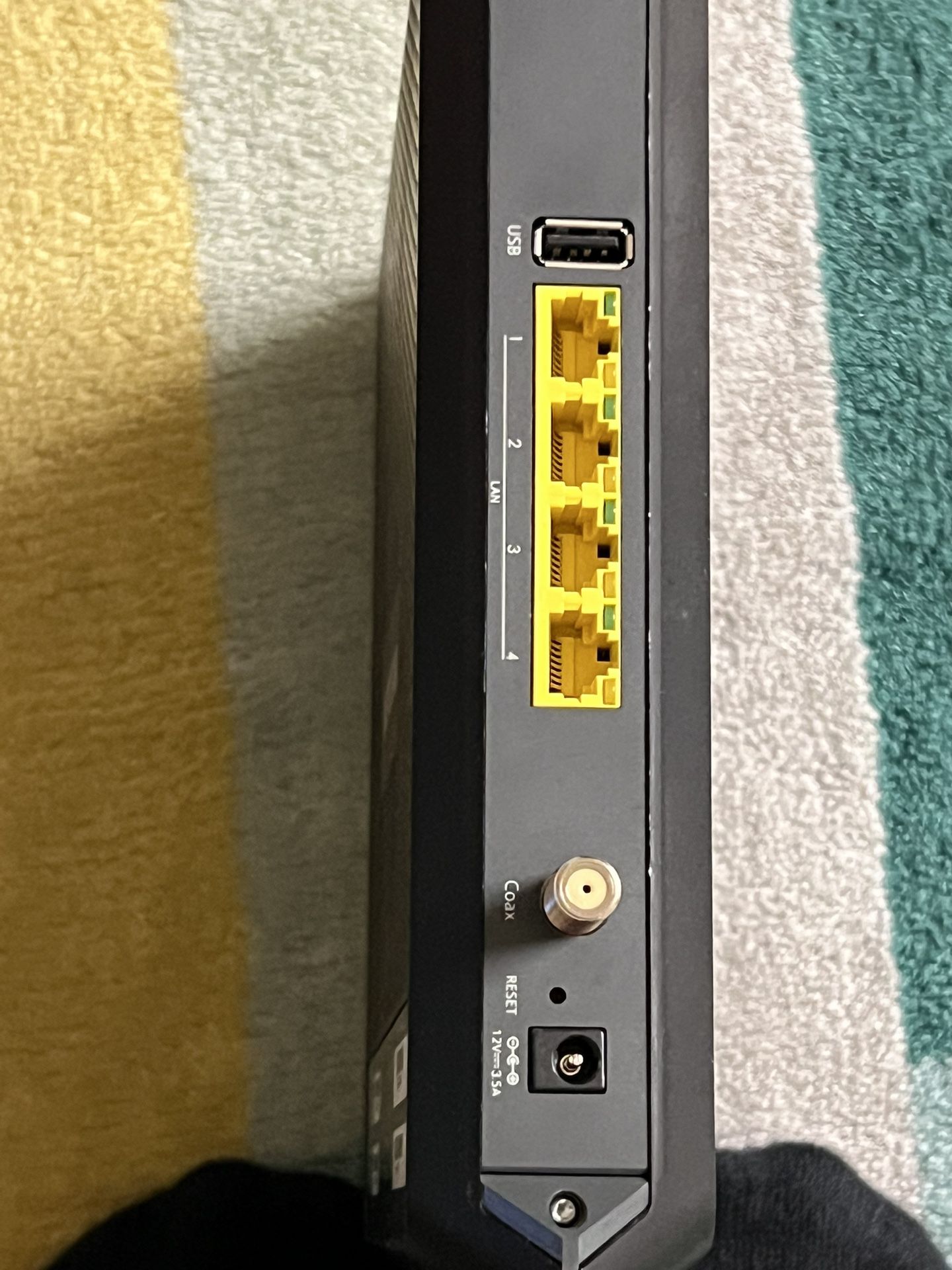NETGEAR AC1900 Modem Router 