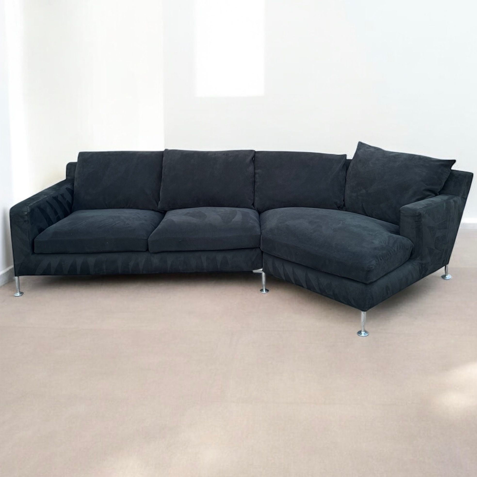 BLACK SECTIONAL COUCH
