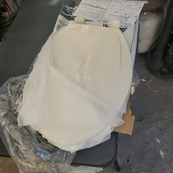 Toilet Seat is built To resist Flexing New Open Box $30