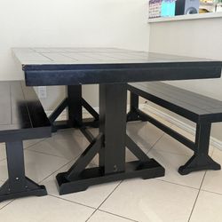 Expandable Dining Table + 2 Benches $250