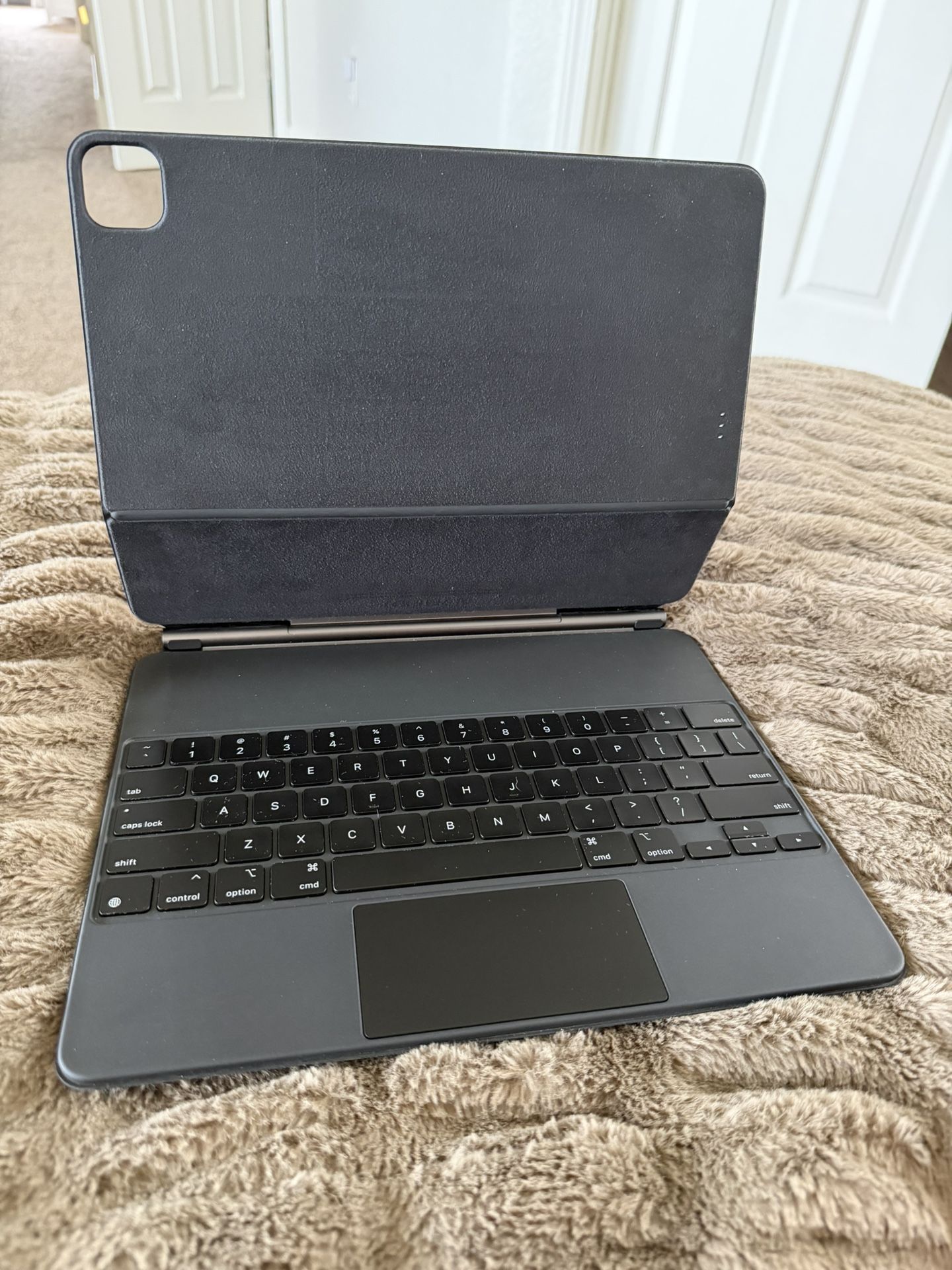 iPad Pro 12.9” Magic Keyboard